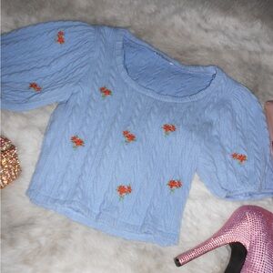 Blue floral embroidered puff sleeve sweater crop top